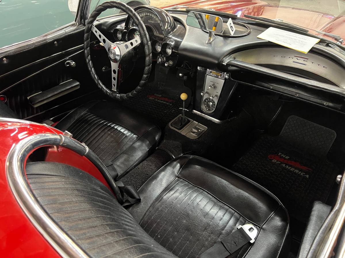 Chevrolet-corvette-stingray-1962-red-13