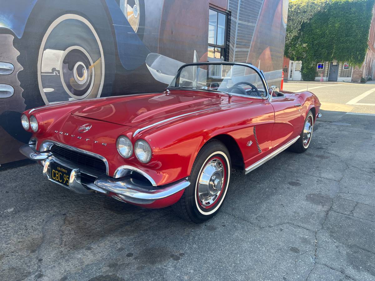Chevrolet-corvette-stingray-1962-red-3