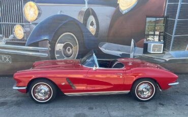 Chevrolet-corvette-stingray-1962-red-9