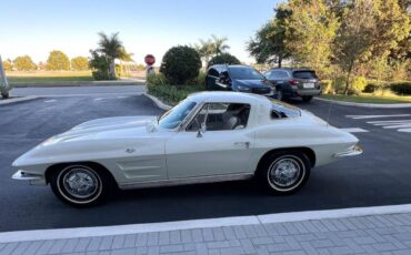 Chevrolet-corvette-stingray-1963-white