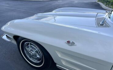 Chevrolet-corvette-stingray-1963-white-4