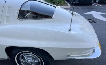 Chevrolet-corvette-stingray-1963-white-5