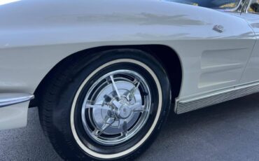 Chevrolet-corvette-stingray-1963-white-6