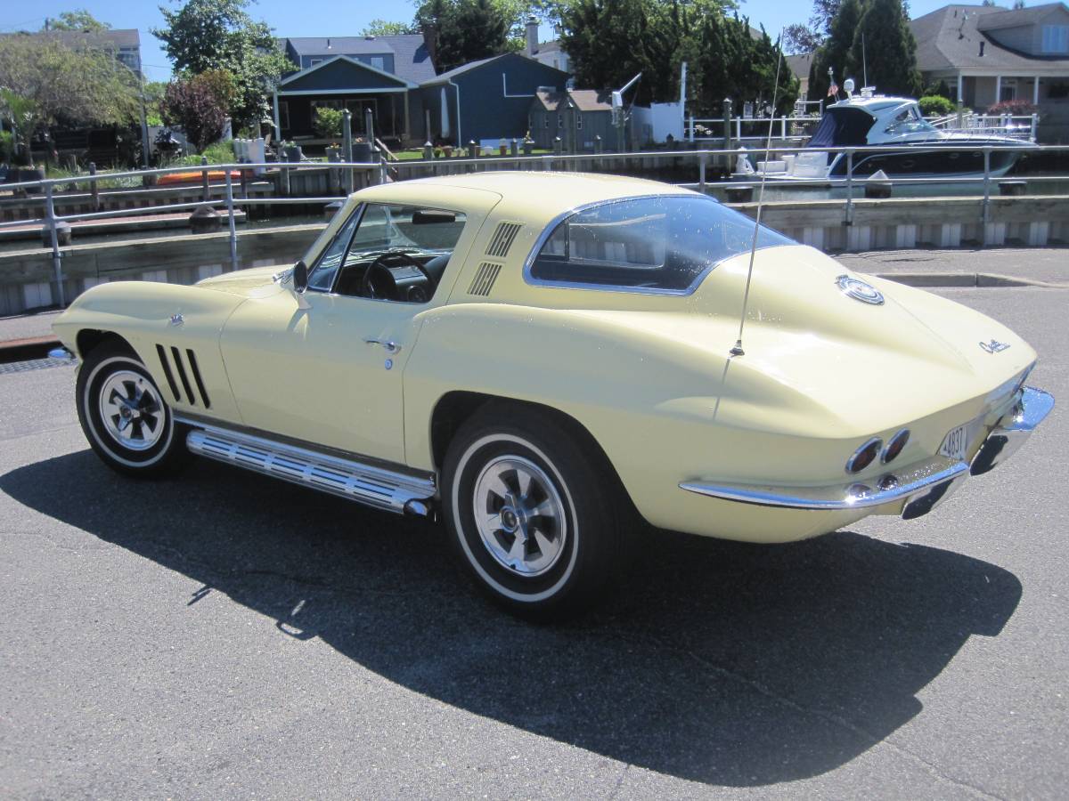 Chevrolet-corvette-stingray-1965-14