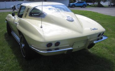 Chevrolet-corvette-stingray-1965-3