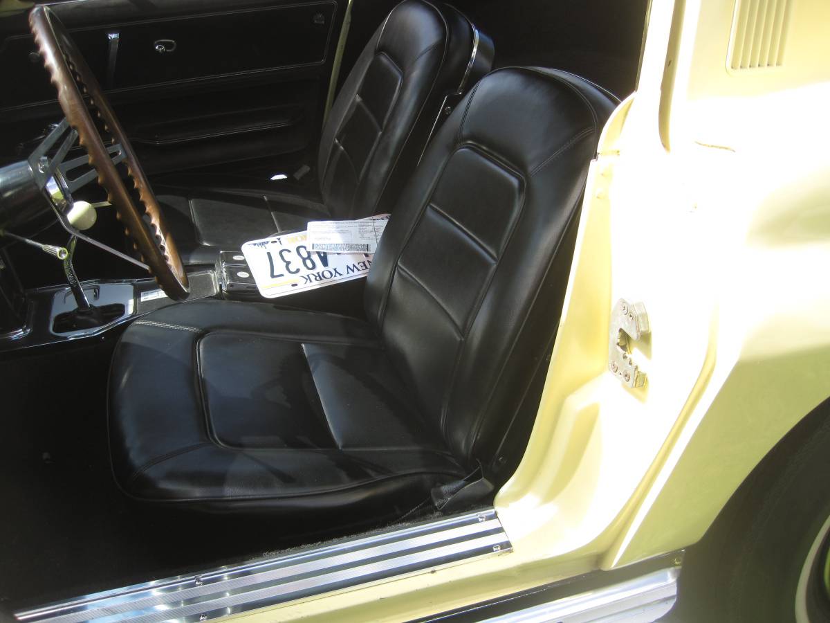 Chevrolet-corvette-stingray-1965-4
