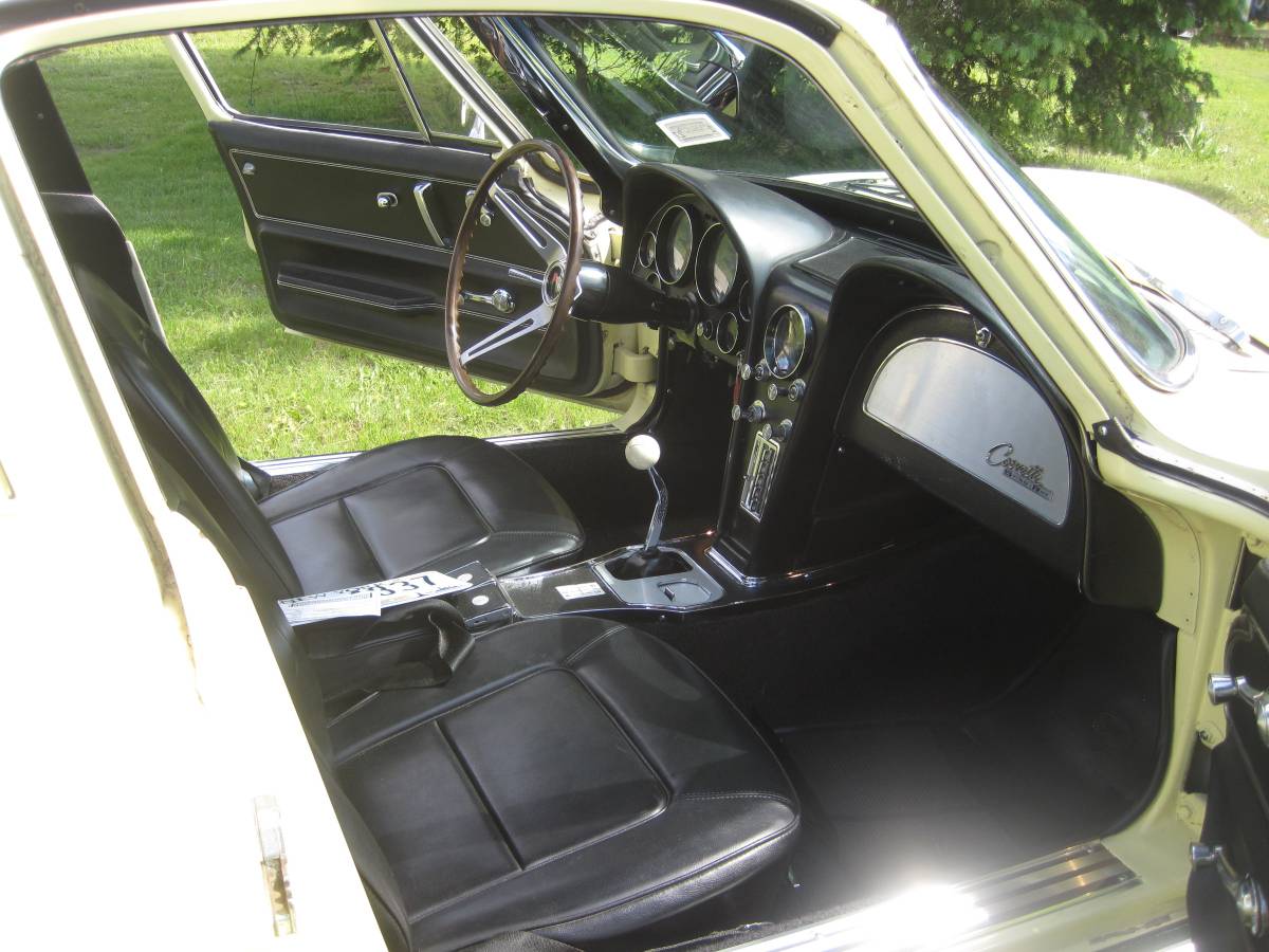 Chevrolet-corvette-stingray-1965-9