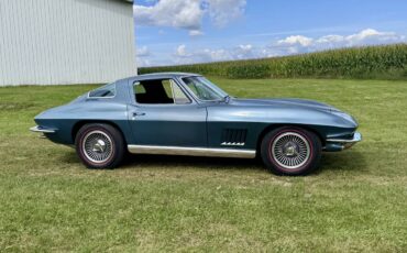 Chevrolet-corvette-stingray-1966-white