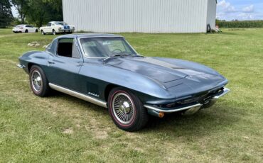 Chevrolet-corvette-stingray-1966-white-8