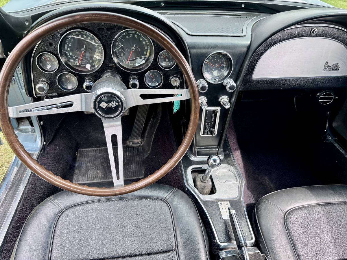 Chevrolet-corvette-stingray-1967-109