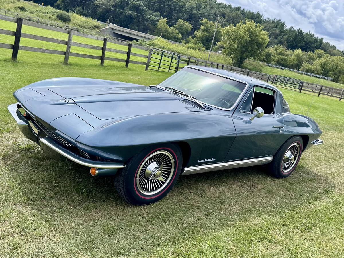 Chevrolet-corvette-stingray-1967-16