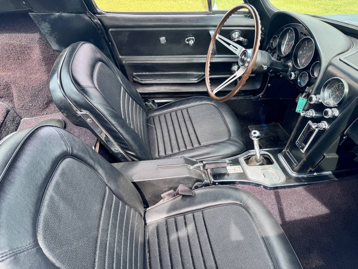 Chevrolet-corvette-stingray-1967-18