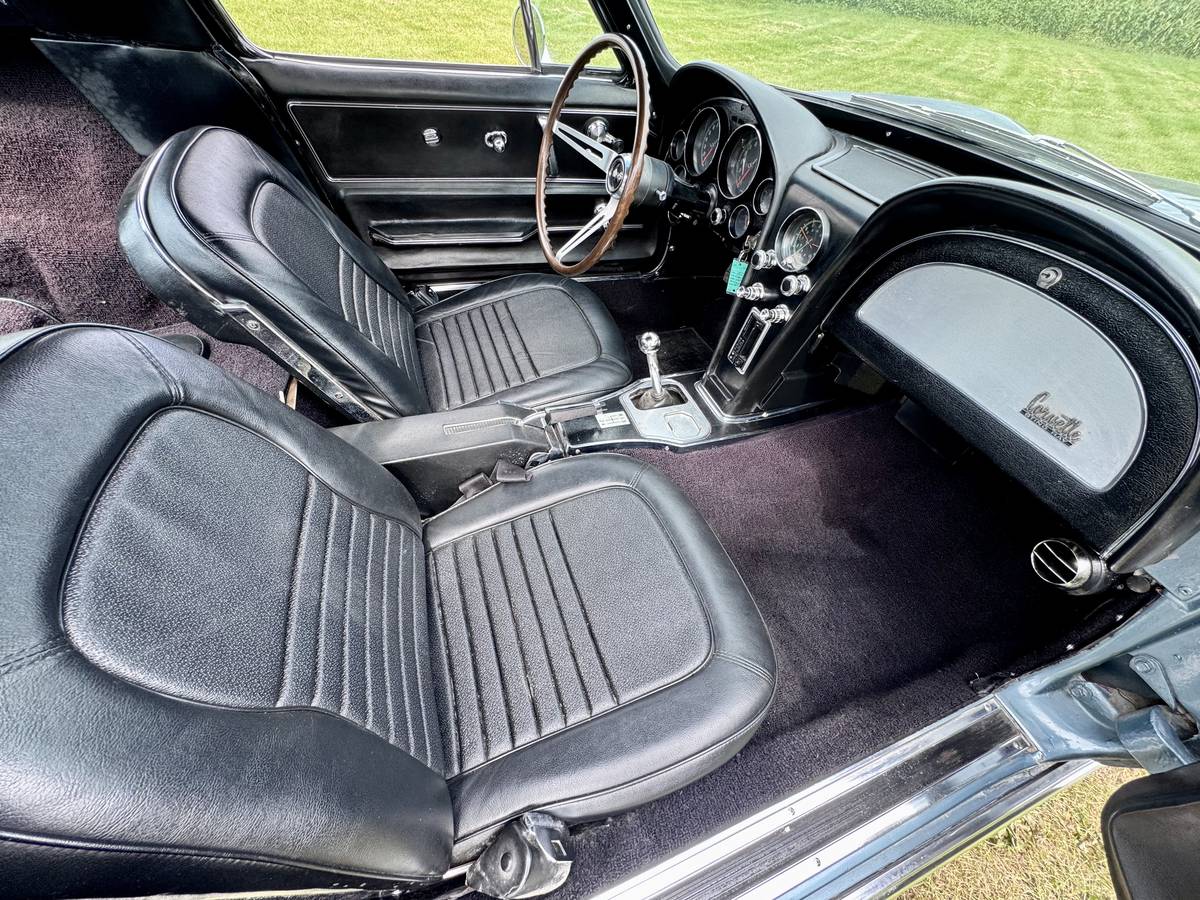 Chevrolet-corvette-stingray-1967-19