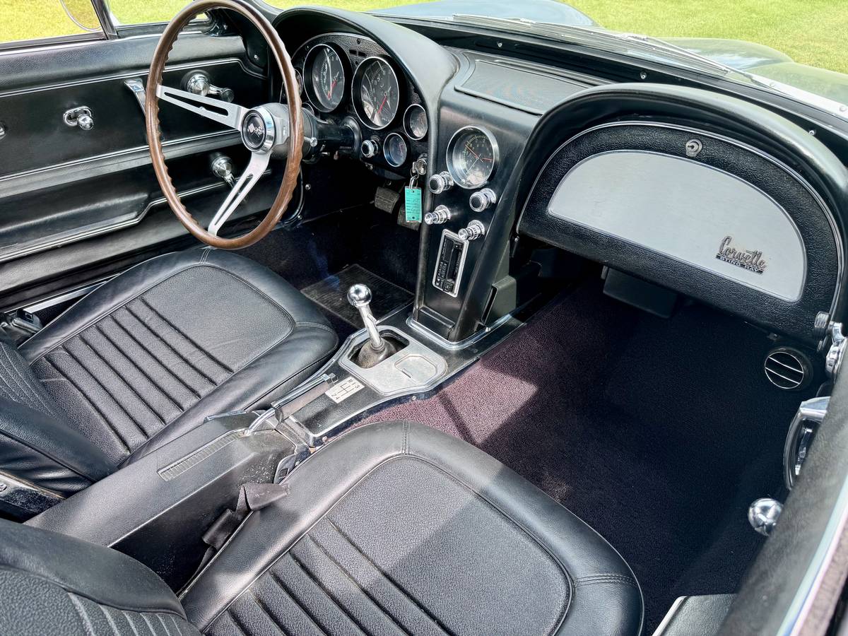 Chevrolet-corvette-stingray-1967-52