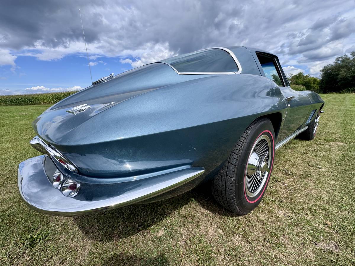 Chevrolet-corvette-stingray-1967-74