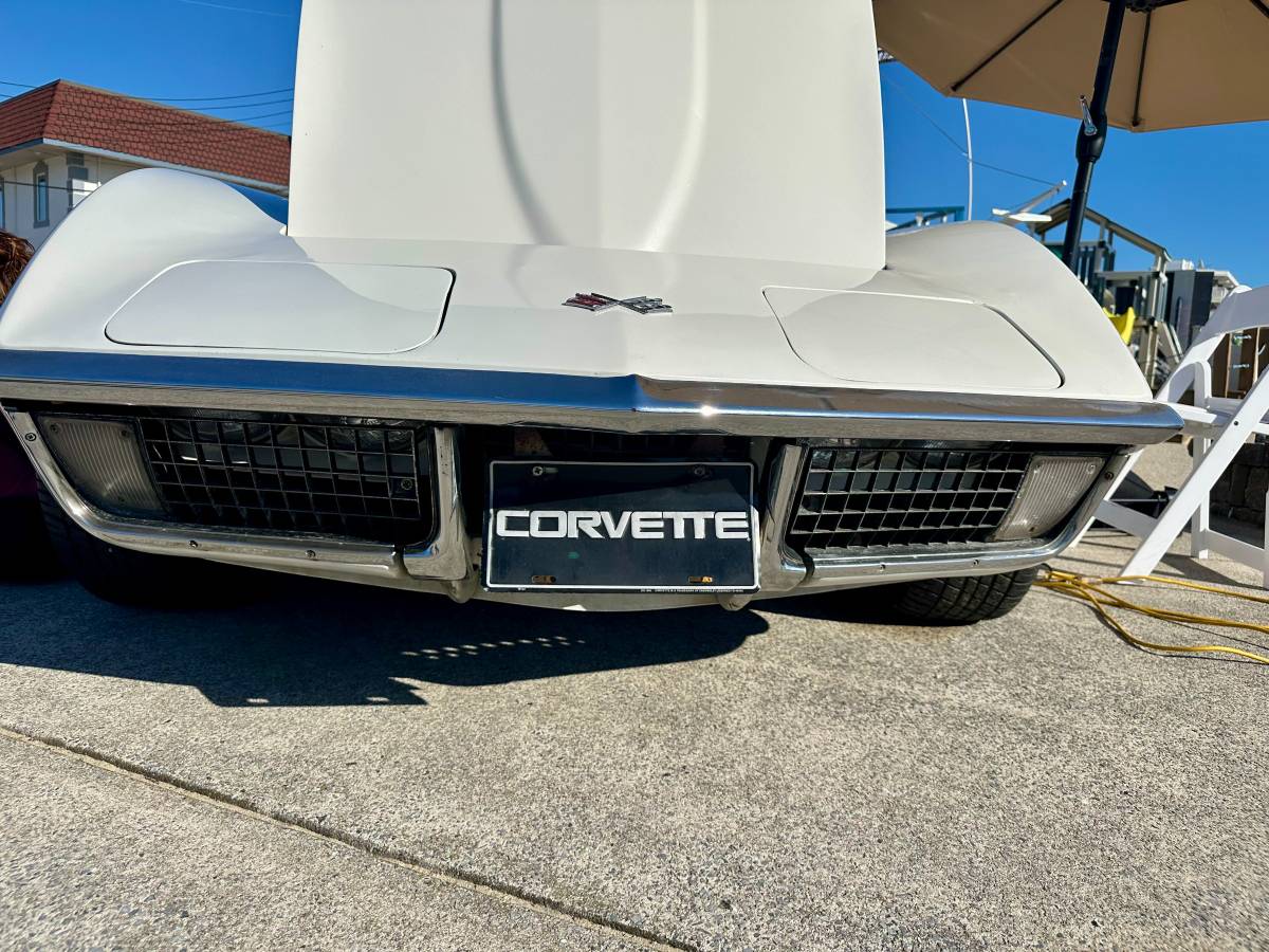 Chevrolet-corvette-stingray-1971-white-1