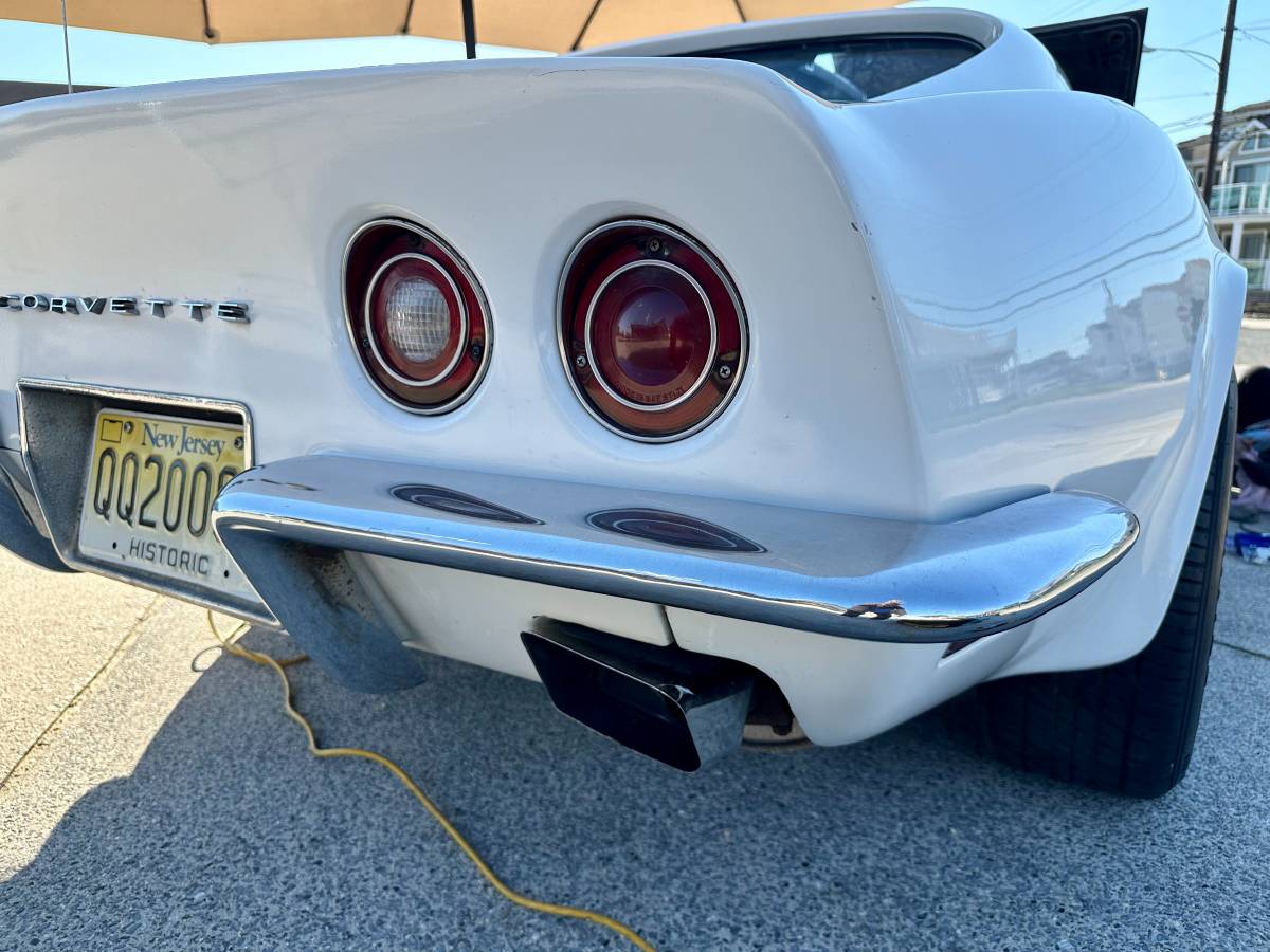 Chevrolet-corvette-stingray-1971-white-4
