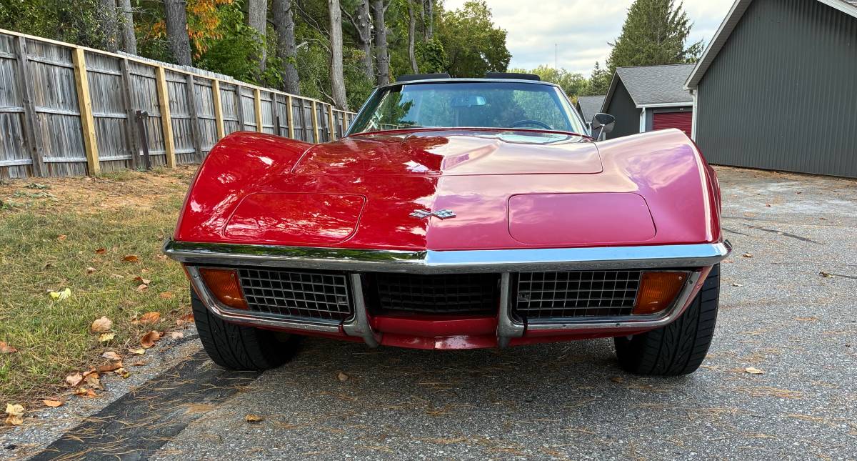 Chevrolet-corvette-stingray-1972-red-1