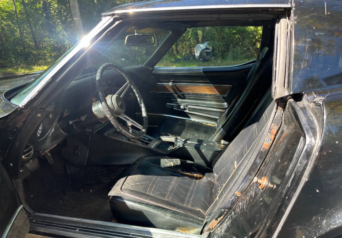 Chevrolet-corvette-stingray-1975-black-6