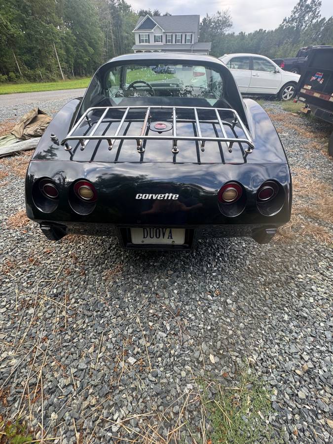 Chevrolet-corvette-stingray-1976-black-2