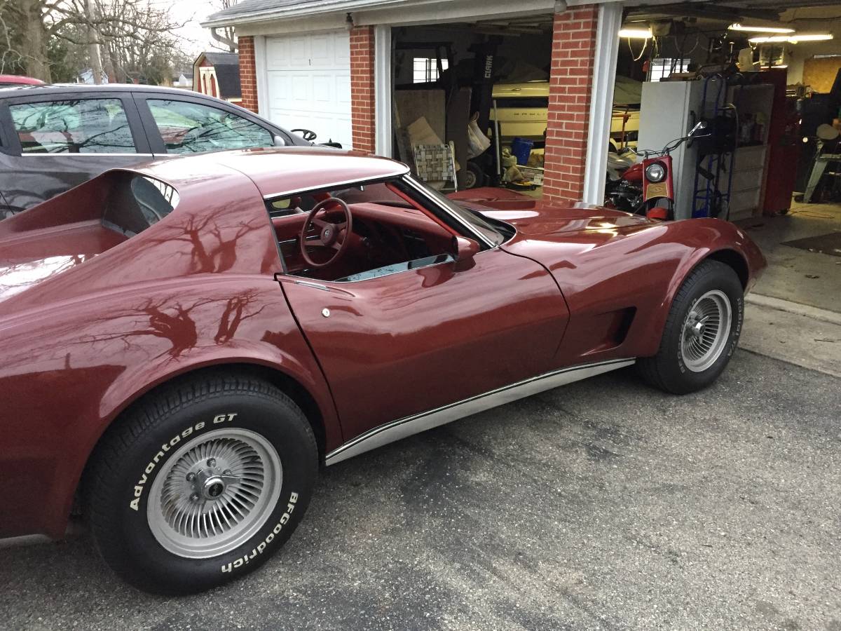 Chevrolet-corvette-stingray-1976-custom-1