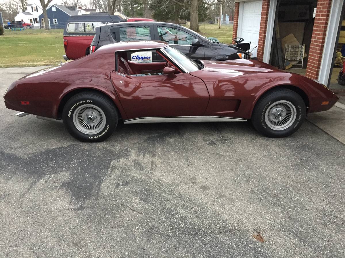 Chevrolet-corvette-stingray-1976-custom-2
