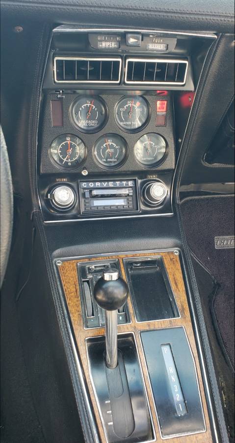 Chevrolet-corvette-stingray-1976-silver-11