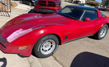 Chevrolet-corvette-stingray-1982-2