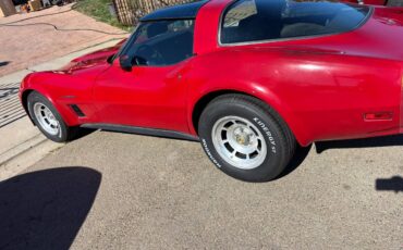 Chevrolet-corvette-stingray-1982-4