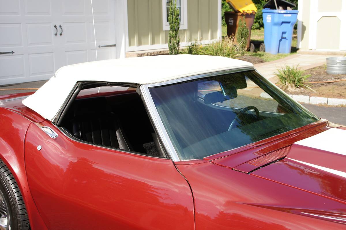 Chevrolet-corvette-stingray-convertible-1969-red-17