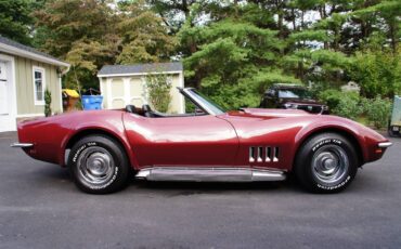 Chevrolet-corvette-stingray-convertible-1969-red-3