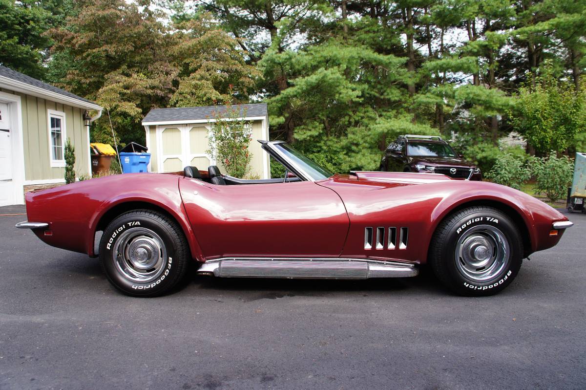 Chevrolet-corvette-stingray-convertible-1969-red-3