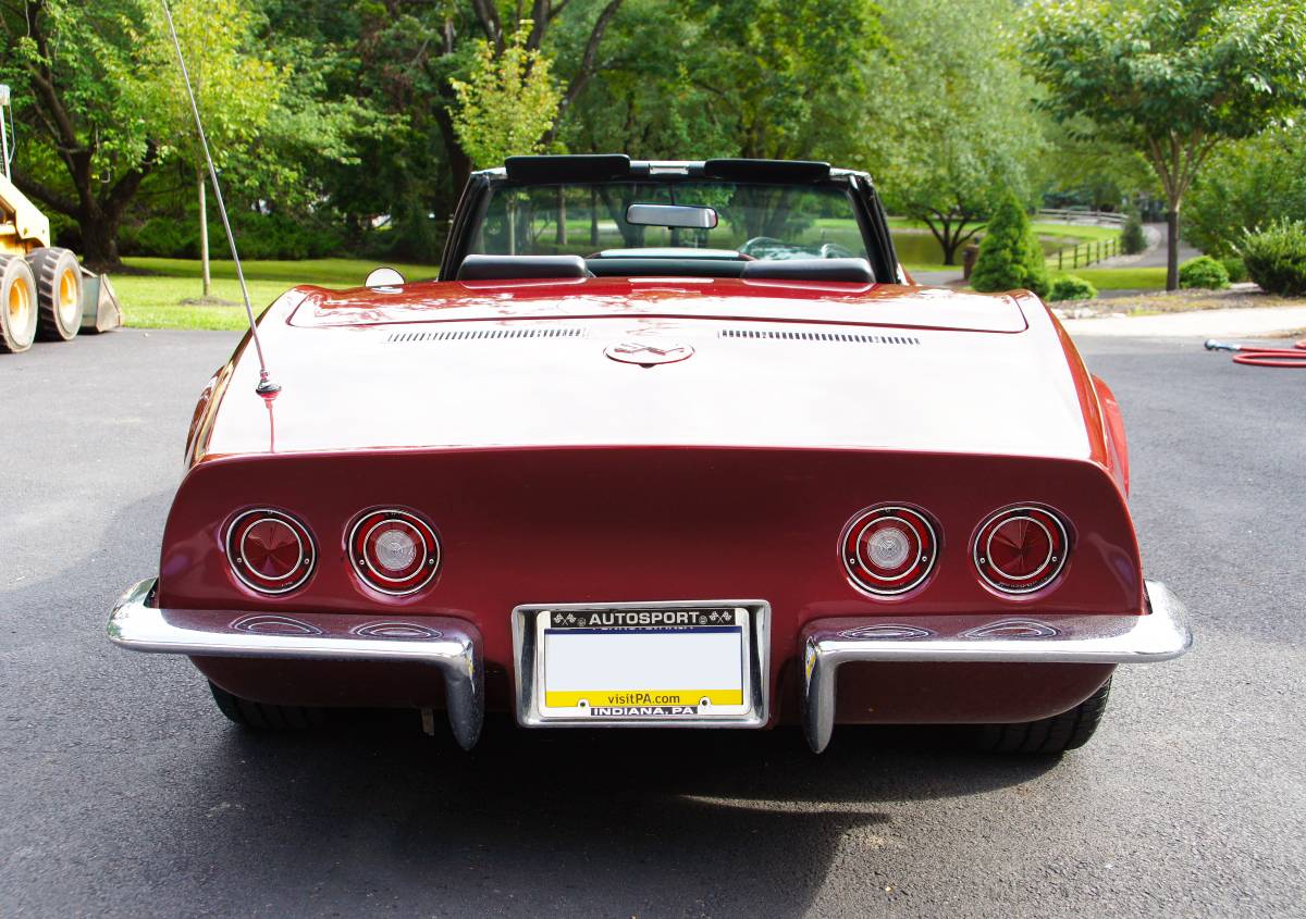 Chevrolet-corvette-stingray-convertible-1969-red-5