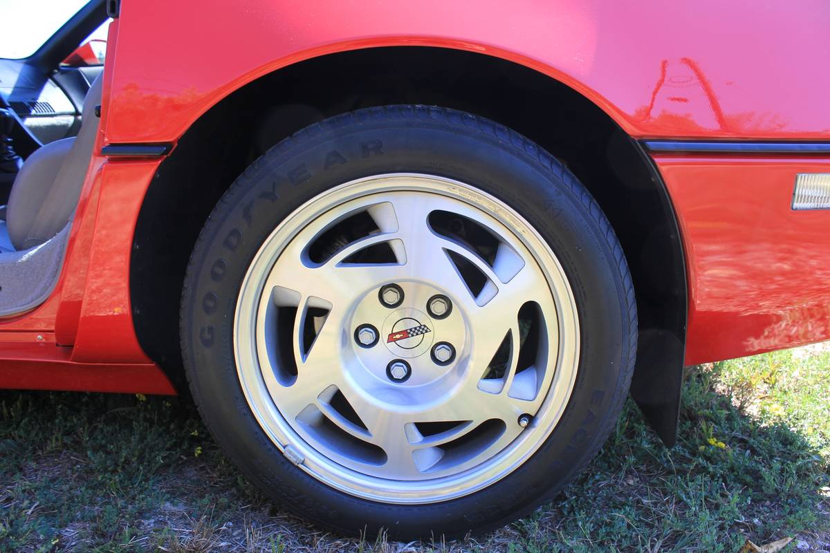 Chevrolet-corvette-zr1-1990-red-14