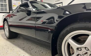 Chevrolet-corvette-zr1-1995-black-15
