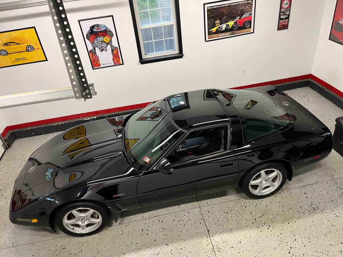 Chevrolet-corvette-zr1-1995-black-18