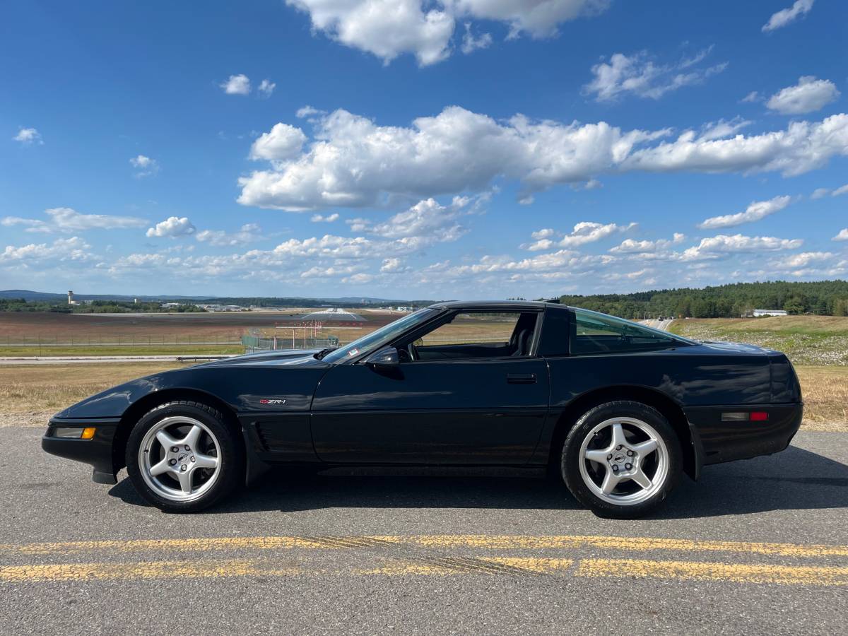 Chevrolet-corvette-zr1-1995-black-2