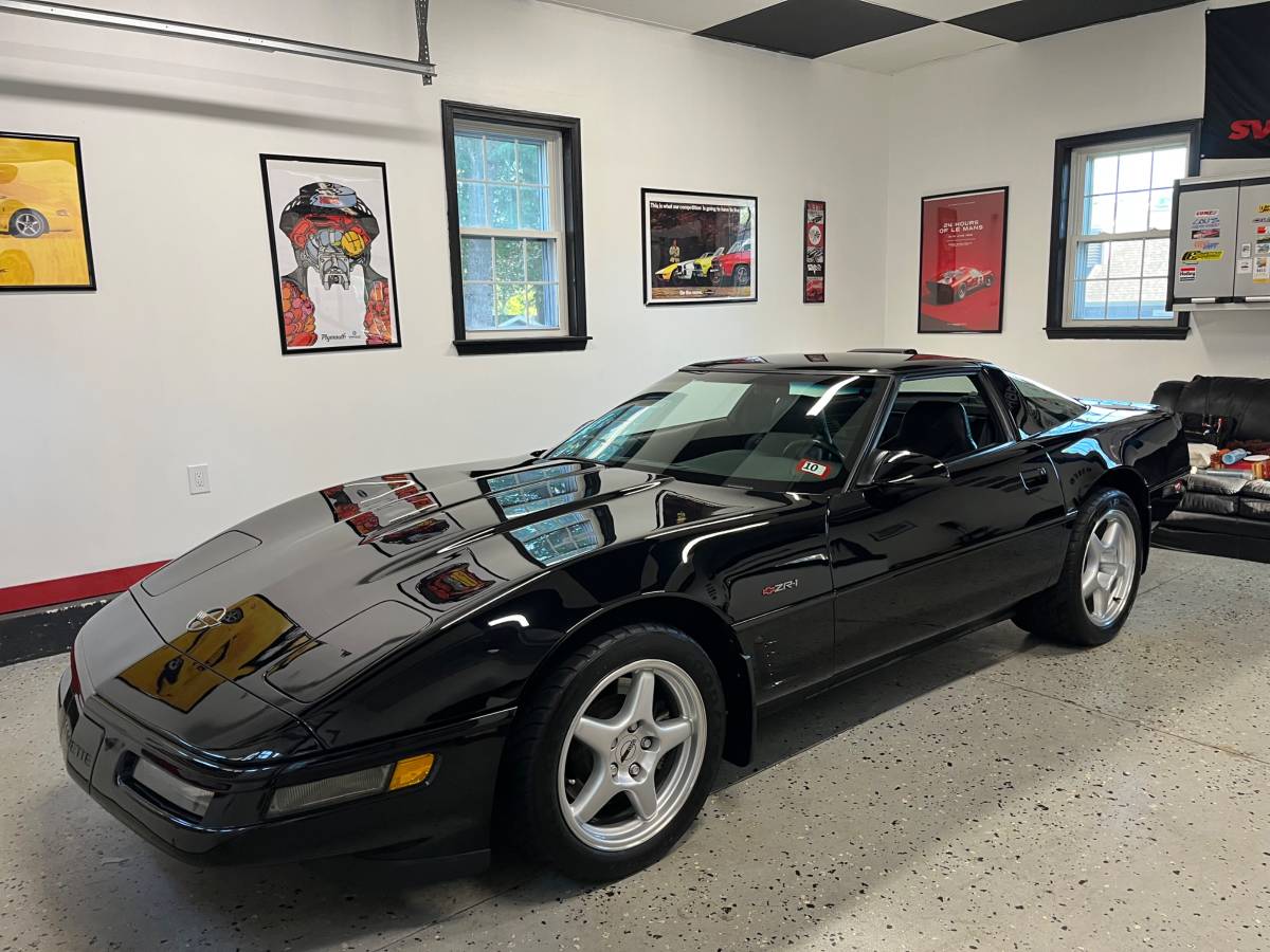 Chevrolet-corvette-zr1-1995-black-3