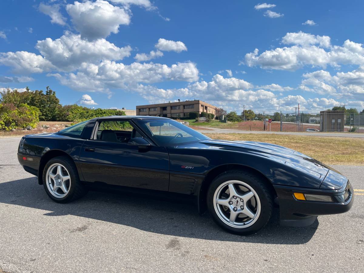 Chevrolet-corvette-zr1-1995-black-6