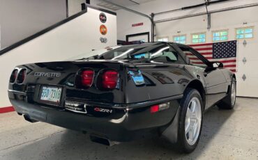 Chevrolet-corvette-zr1-1995-black-7