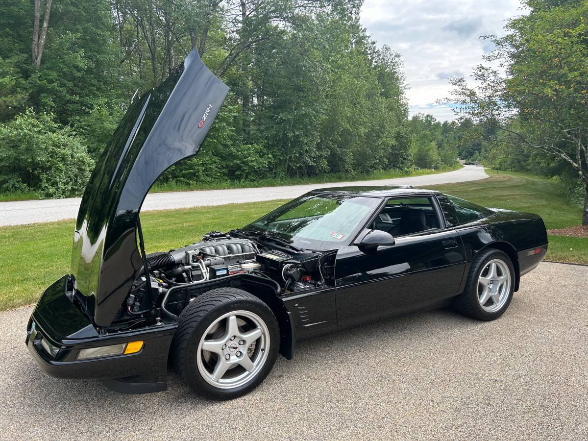 Chevrolet-corvette-zr1-1995-black