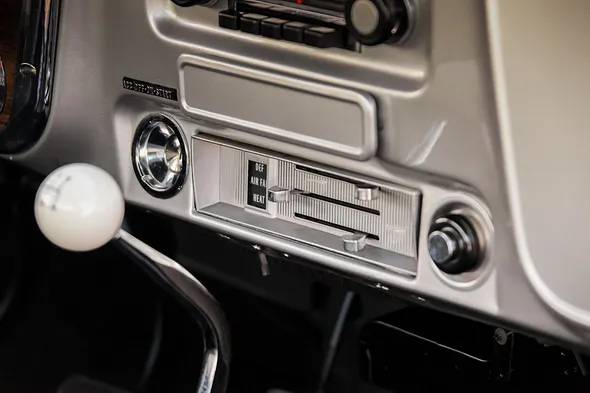 Chevrolet-cst10-1969-silver-13