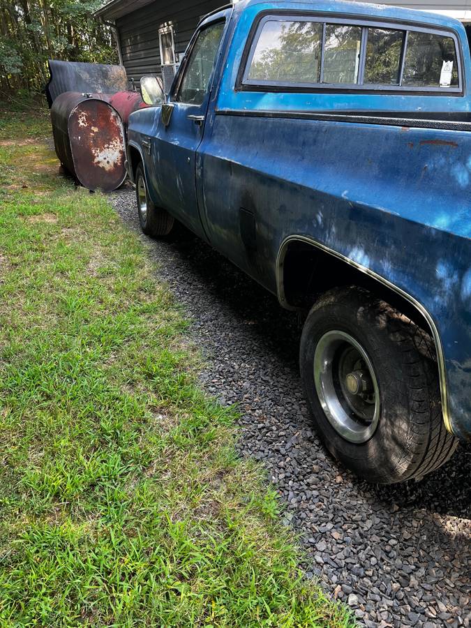 Chevrolet-custom-deluxe-c10-1984-blue-1