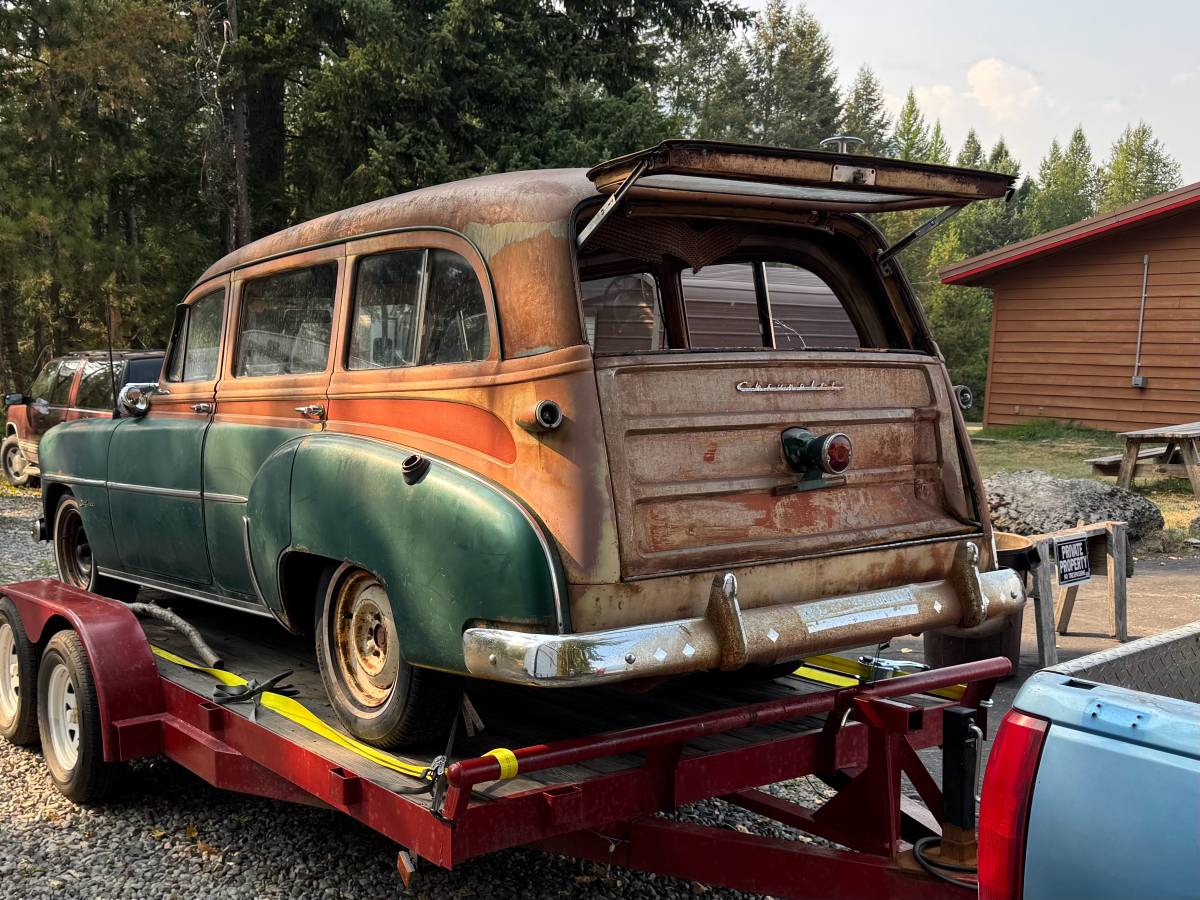 Chevrolet-deluxe-tin-woody-station-wagon-1952-green-3
