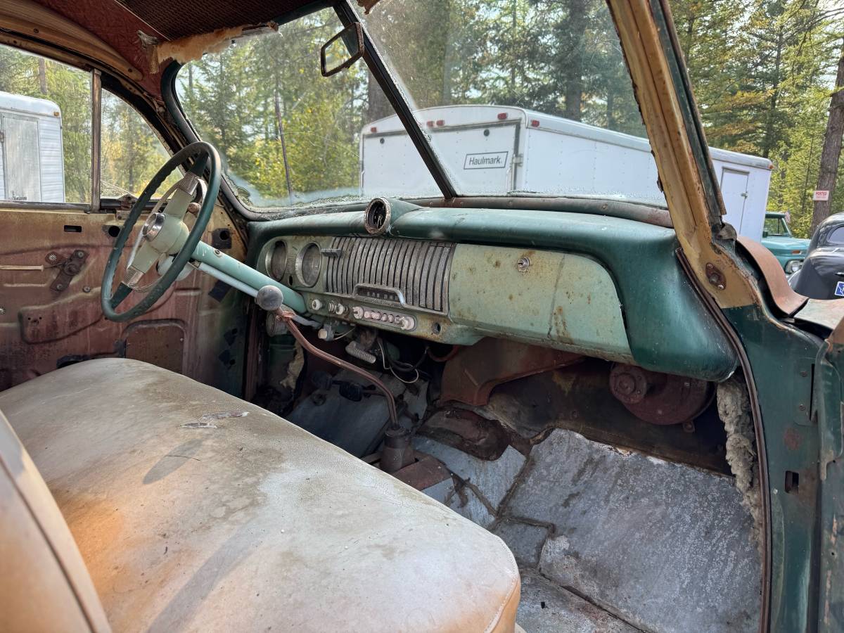 Chevrolet-deluxe-tin-woody-station-wagon-1952-green-5