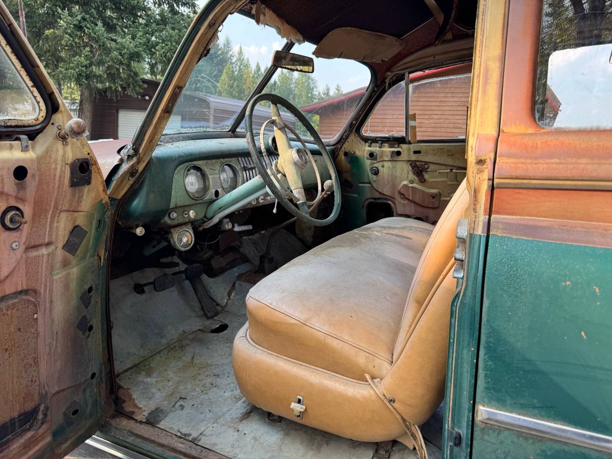 Chevrolet-deluxe-tin-woody-station-wagon-1952-green-9