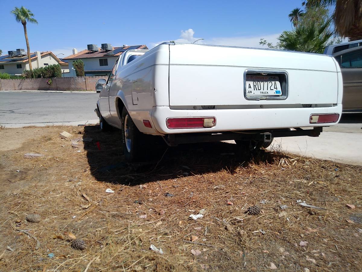 Chevrolet-el-camino-12-ton-1983-white-14