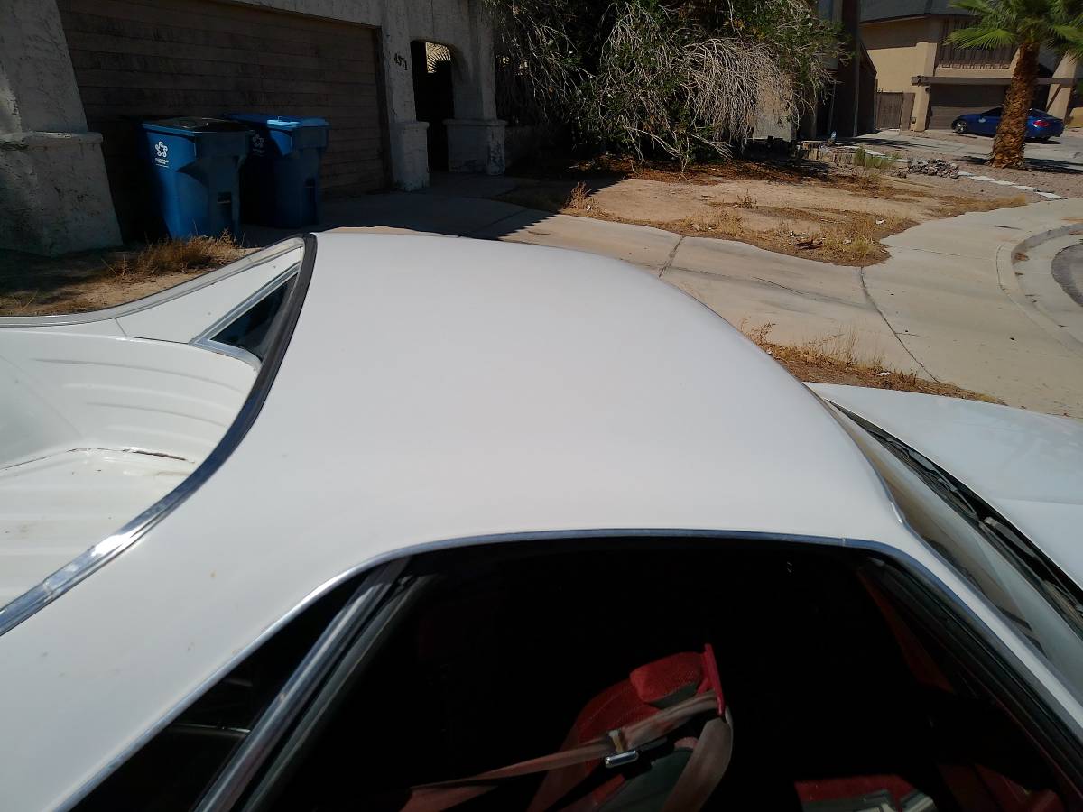Chevrolet-el-camino-12-ton-1983-white-16