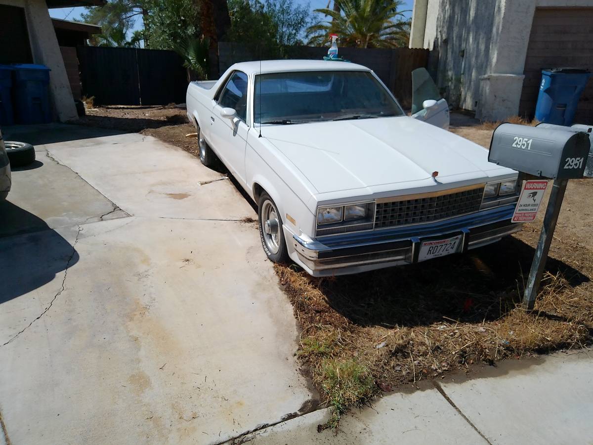 Chevrolet-el-camino-12-ton-1983-white-2