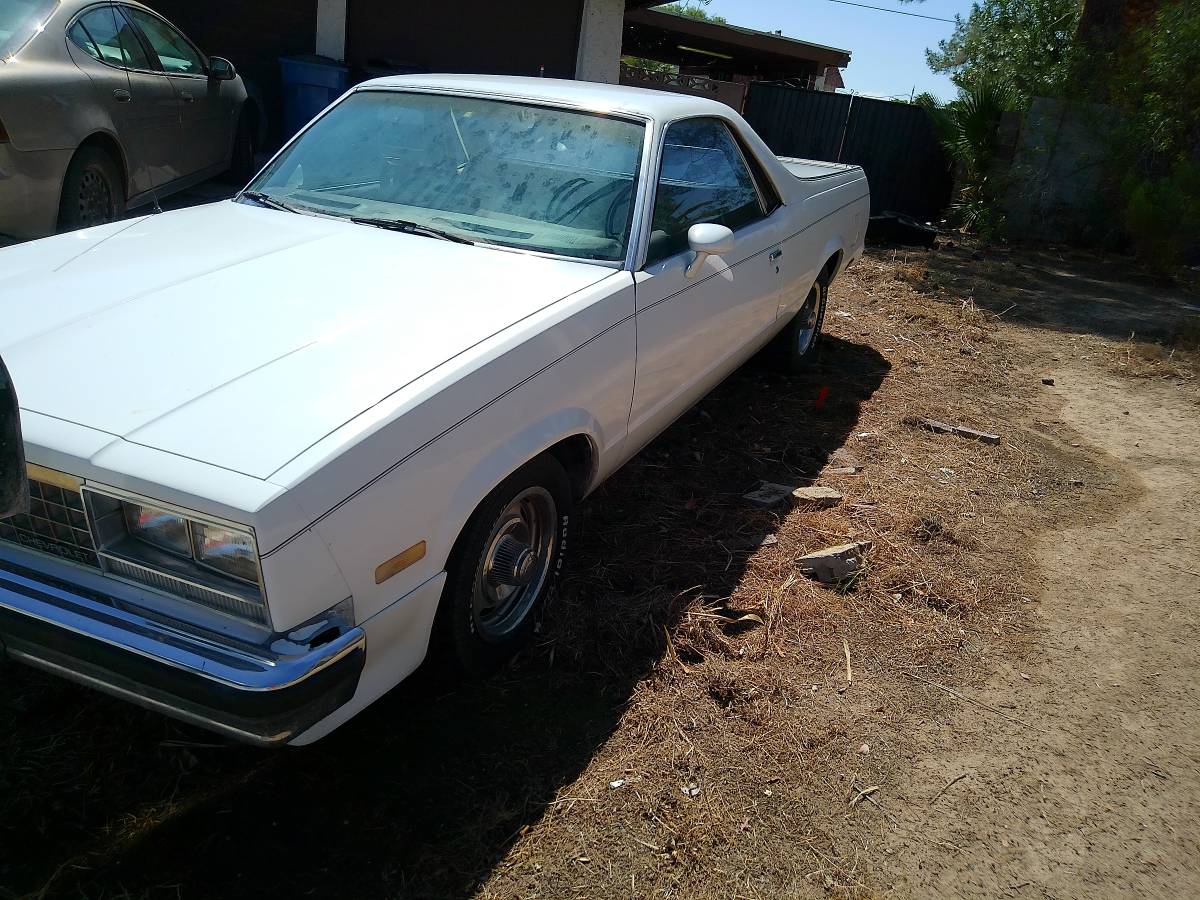 Chevrolet-el-camino-12-ton-1983-white-23